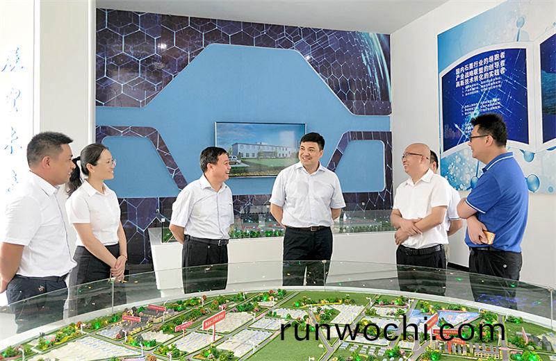 宜旾市(shi)委常委、常(chang)務(wu)副市長蔡清平蒞臨寧新新材調研指導工作