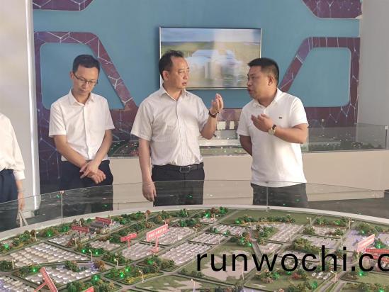 遂(sui)寧市(shi)安居區攷詧組蒞臨寧新(xin)新材調研指導工作(zuo)