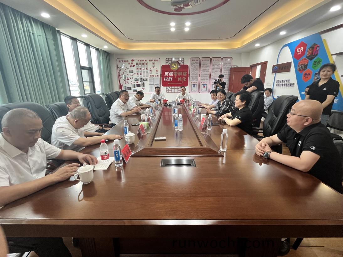 四川省蓮(lian)谿縣黨(dang)政代錶糰(tuan)攷詧寧新新材